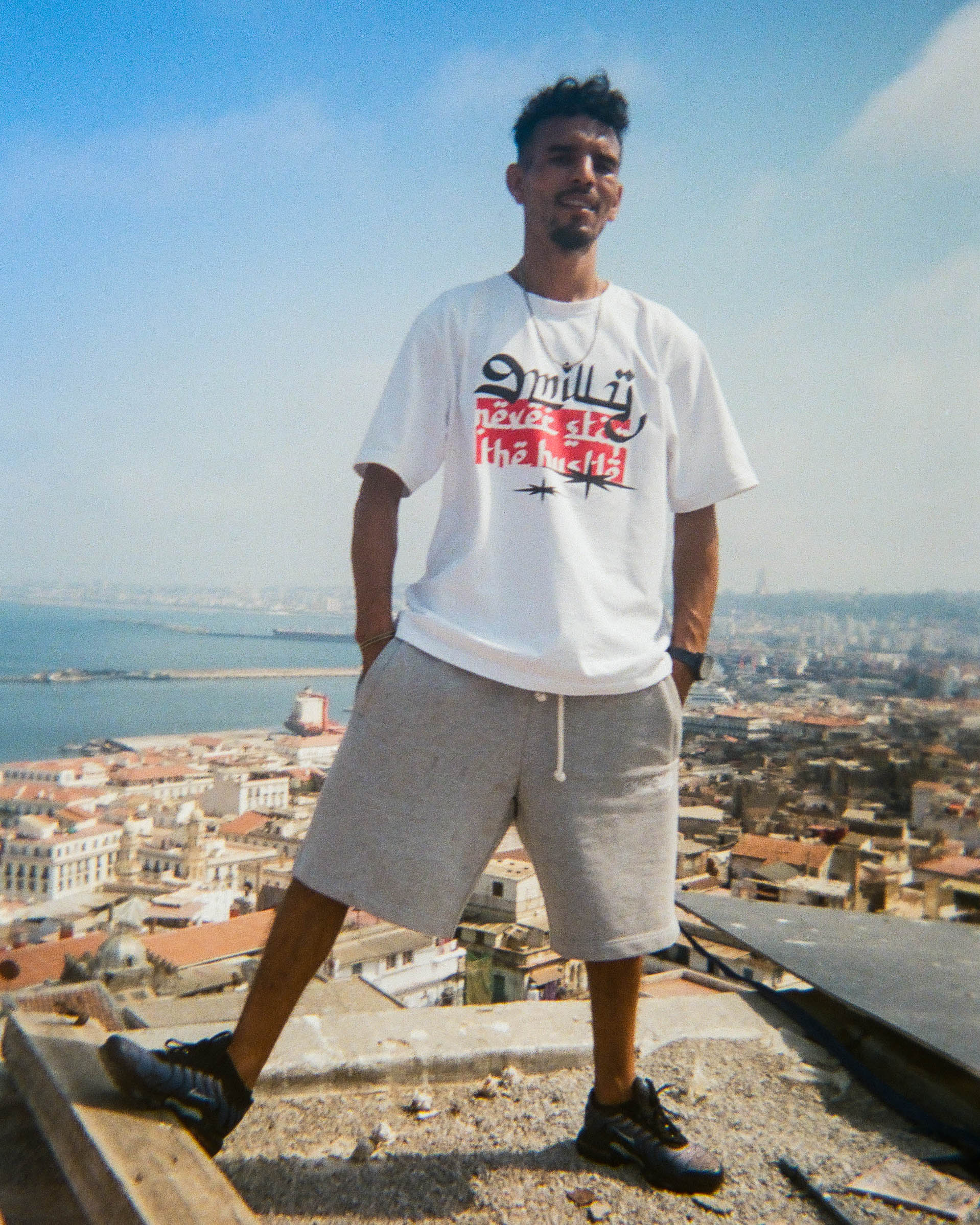 T-shirt biały arabic