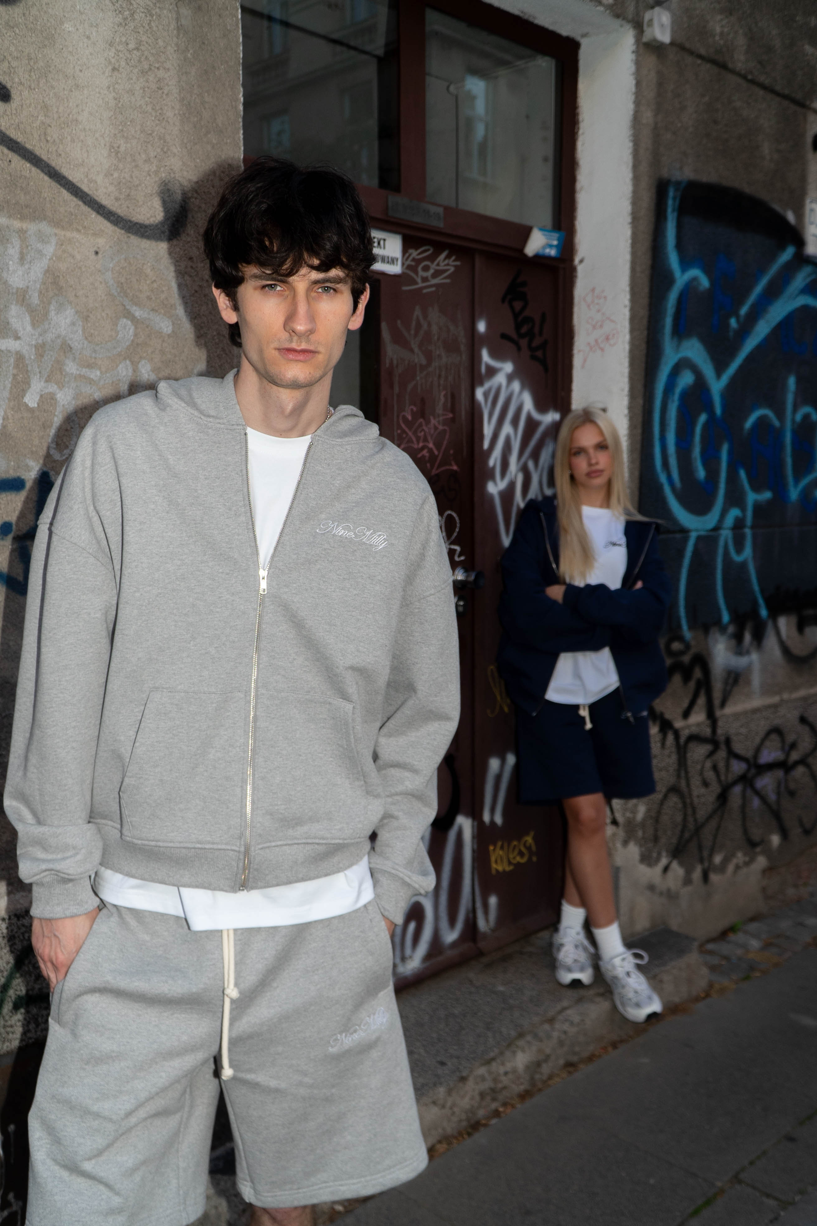 SZARA BLUZA ZIP PREMIUM BASIC